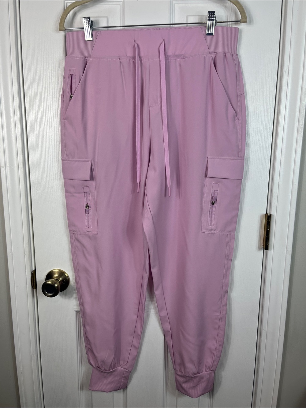 NWOT ig In good state light pink pants size large. Elastic waistband, pockets